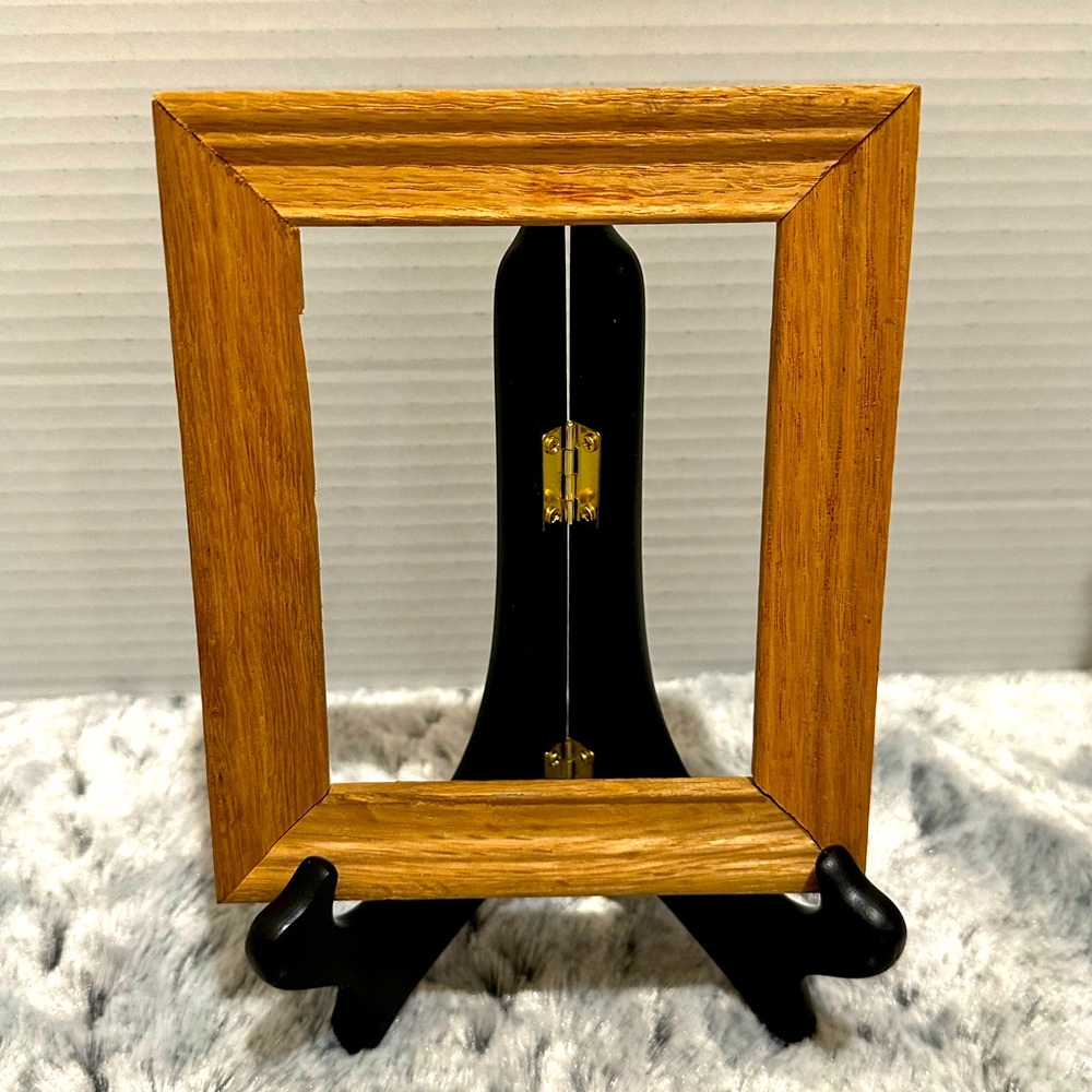 WOODEN LIGHT WOOD ART FRAME 6.5” x 5.5”